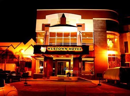 Mo2 Westown Hotel - Mandalagan Bacolod Exterior foto
