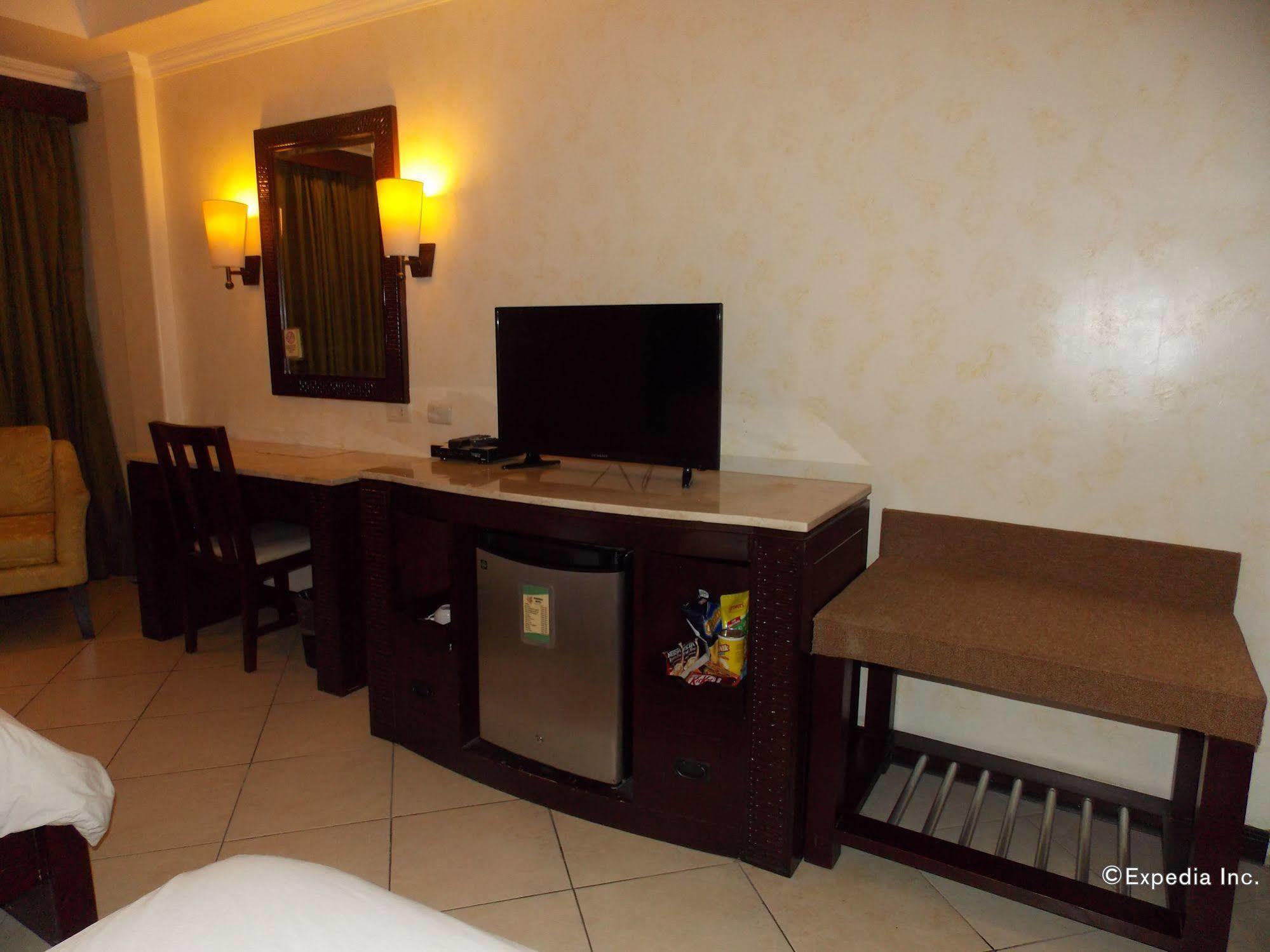Mo2 Westown Hotel - Mandalagan Bacolod Exterior foto