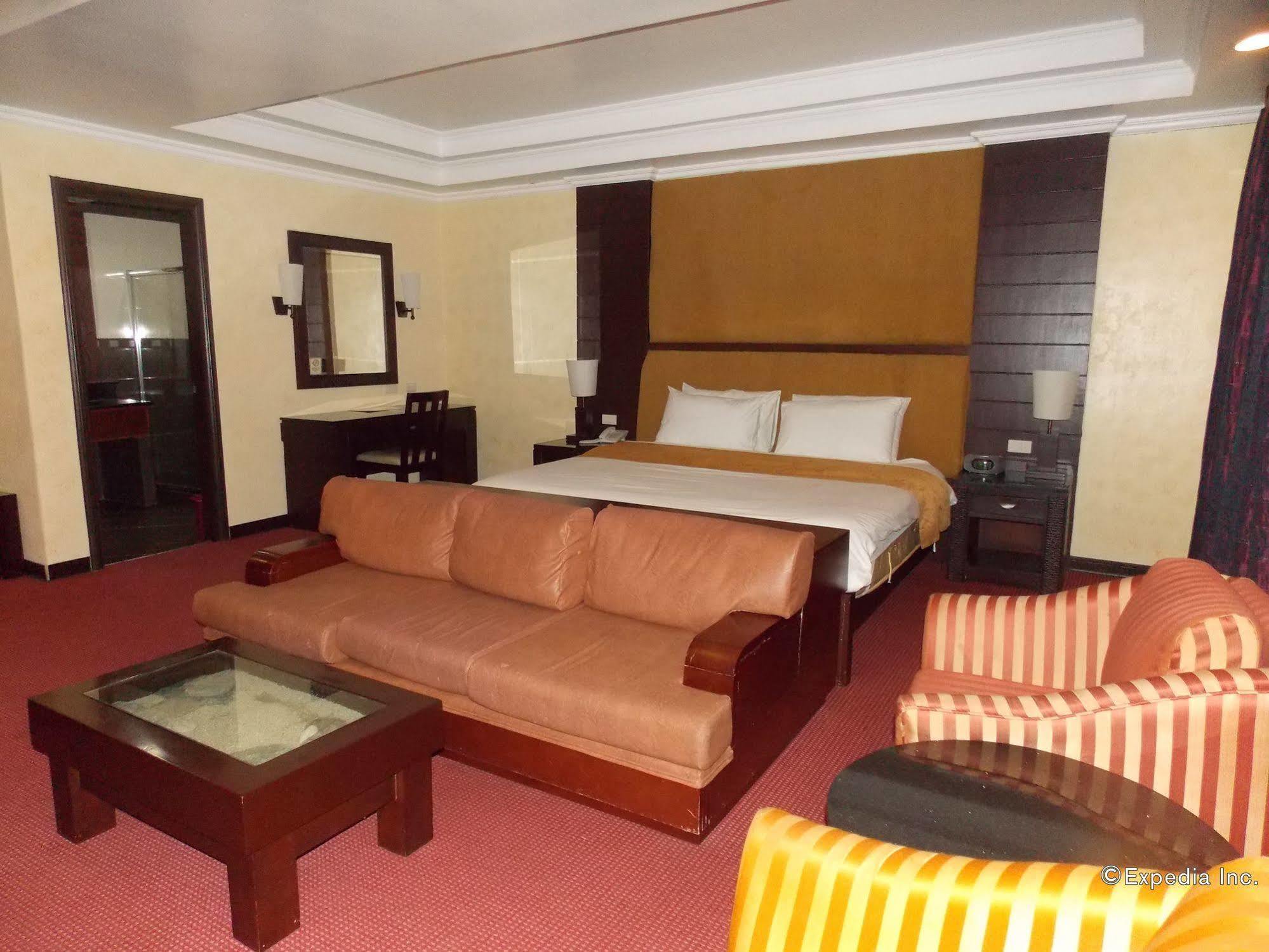 Mo2 Westown Hotel - Mandalagan Bacolod Exterior foto