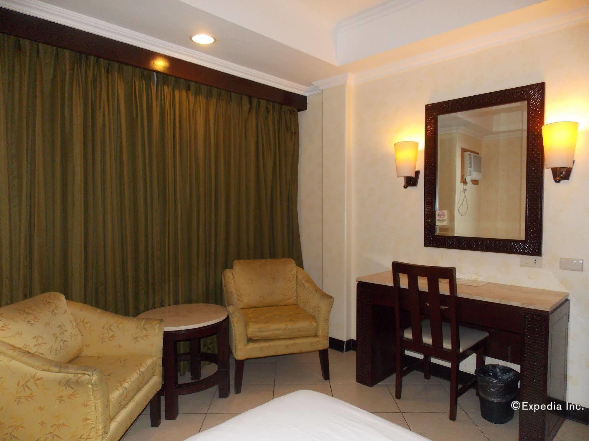 Mo2 Westown Hotel - Mandalagan Bacolod Exterior foto