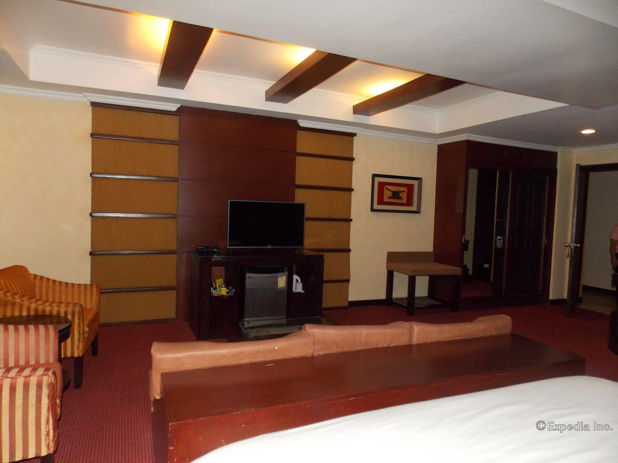 Mo2 Westown Hotel - Mandalagan Bacolod Exterior foto